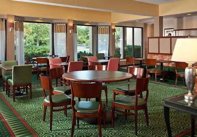 Готель Courtyard Charlotte Arrowood Екстер'єр фото